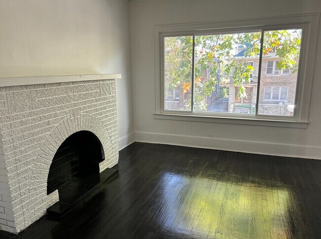 Photo - 3242 Clairmount St