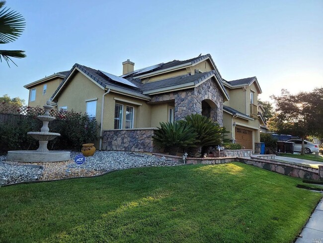 Photo - 332 Ring Neck St