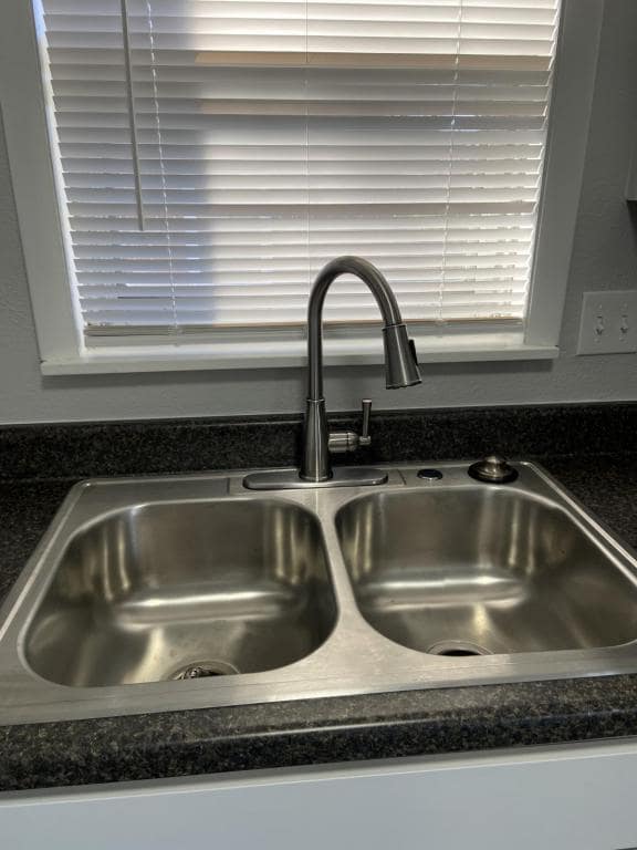 Photo - 1830 E 18th St