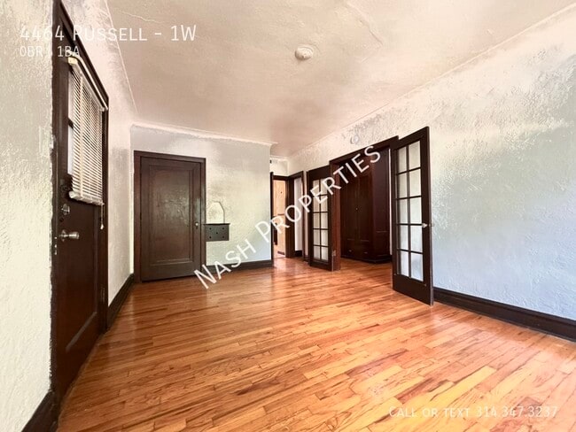 Photo - 4464 Russell-1W Unit 1W