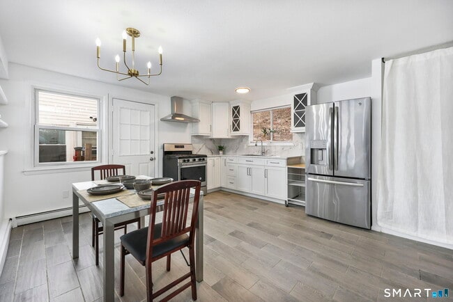 Building Photo - 305 Mill Rock Rd Unit 305