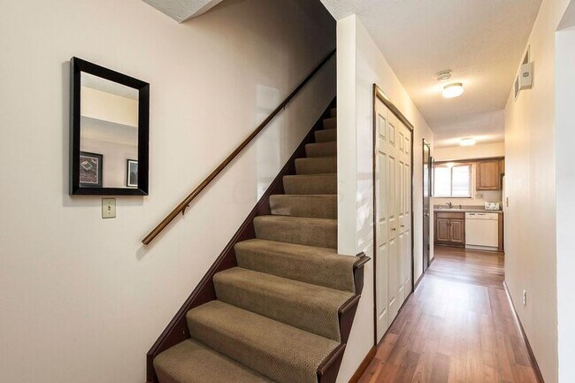 673 Olde Towne Ave Unit B