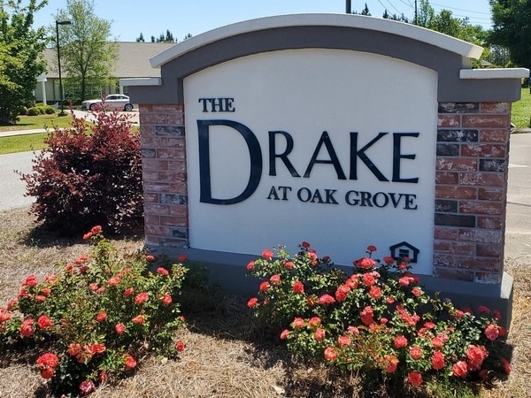 El Drake en Oak Grove Apartments en Hattiesburg, MS - The Drake at Oak Grove Apartments