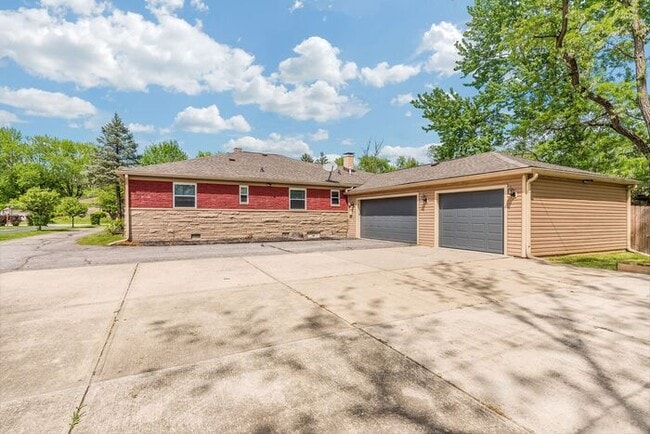 Photo - Fantastic 4 Bedroom Home In Great North Indy Location!