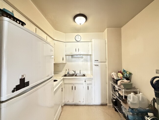 Photo - 2012 N Orleans St Unit B5