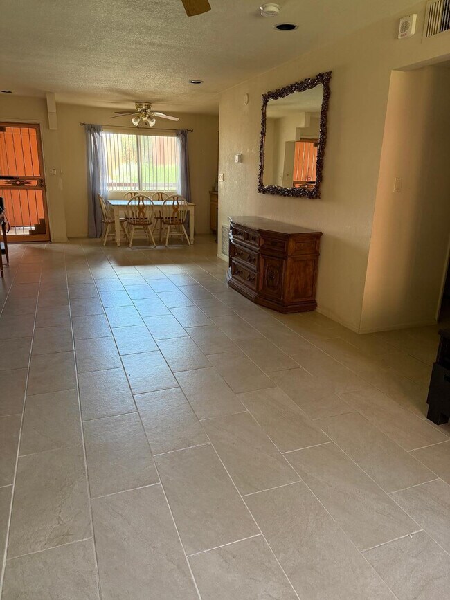 Photo - 12222 N Paradise Vlg Pkwy S Unidad Apt 231