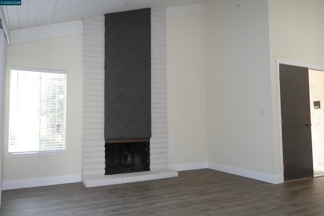 Photo - 112 Marchbanks Ct