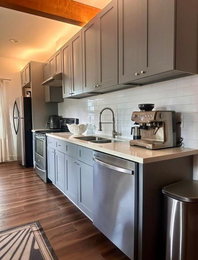 Building Photo - 407 Winnie St