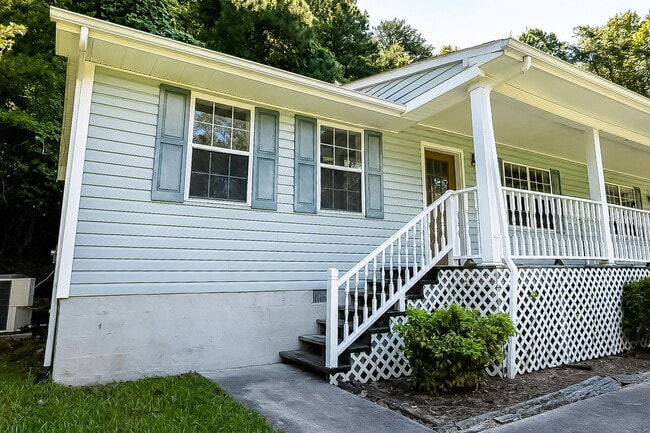 Photo - 333 Withrow Rd