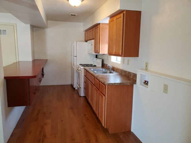 48 W Church St Unit 1