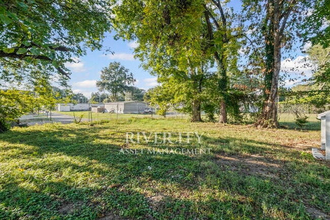 Photo - Beautifully Renovated 3-Bedroom Home in Me...