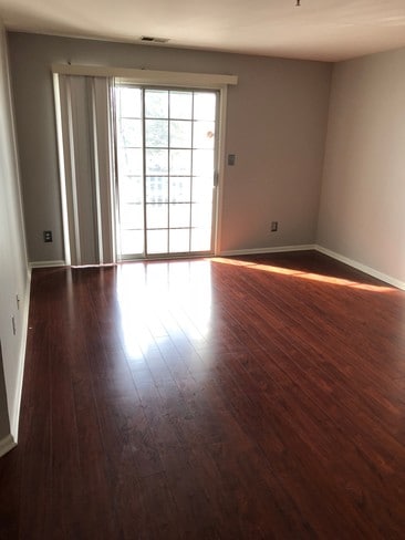 Building Photo - 525 Waterford Dr Unit 525