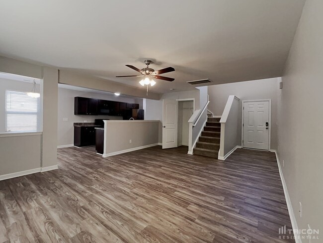 Photo - 828 Georgia Oak Ln