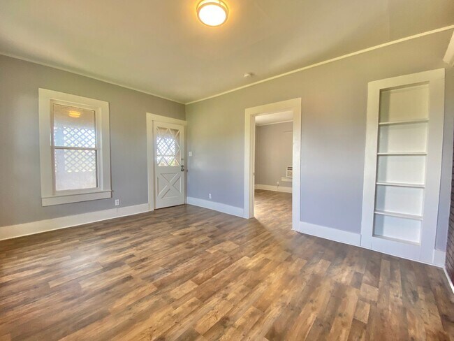 Photo - Available now 3 bed 1.5 bath in Slaton