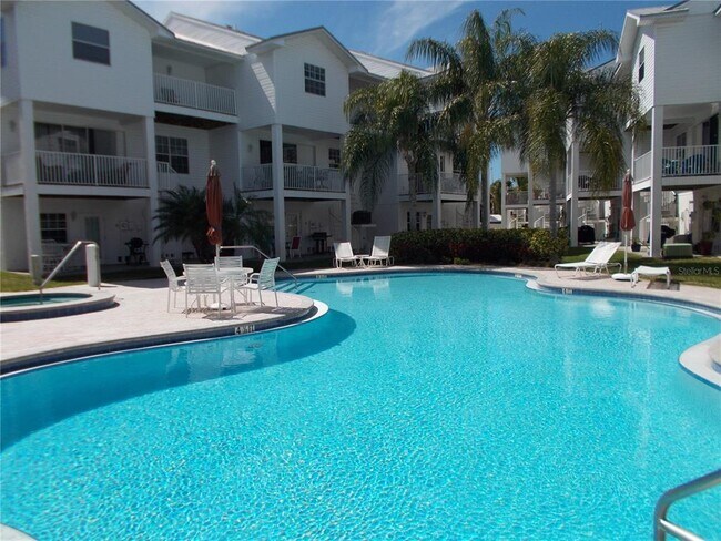 Photo - 135 Shoals Cir