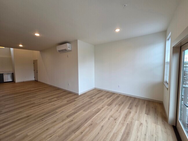478 S Main St