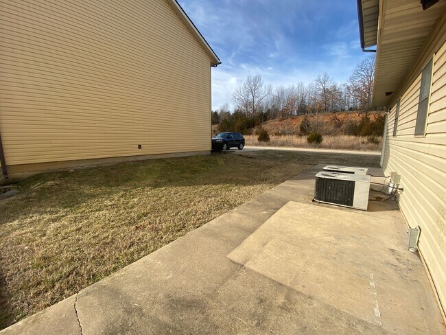 Photo - 162 Vickie Lynn Ln Unit B
