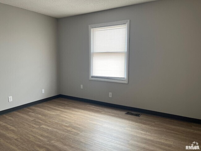 Building Photo - 110 W Lake Shore Dr Unit 21 Rental