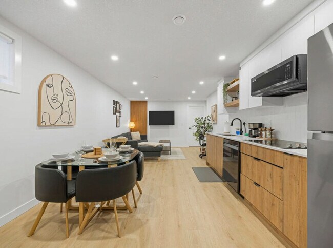 Photo - 11011-11151 151 St NW Unit SI ID1308615P