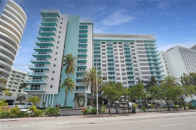 Building Photo - 5101 Collins Ave Unit 14H Rental