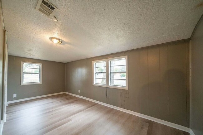 Photo - 807 Walnut St