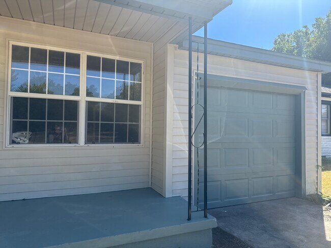 Photo - 1706 NW Baldwin Ave