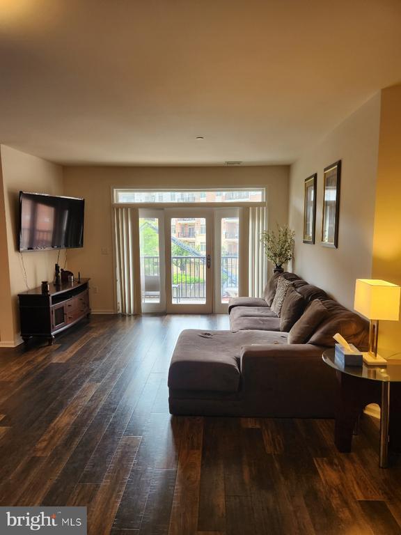 Photo - 343 Carson Terrace