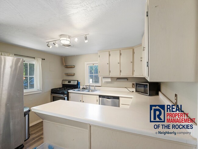 Photo - 2 Bed, 2 Bath with Yard, Parking & Laundry – Pet Friendly