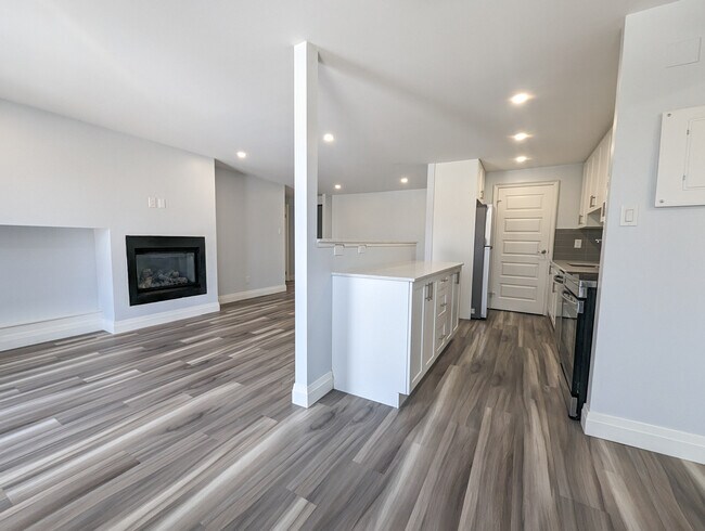 Photo - 2 Bedroom Unit, Family Neighborhood, Close to Schools Unité 205