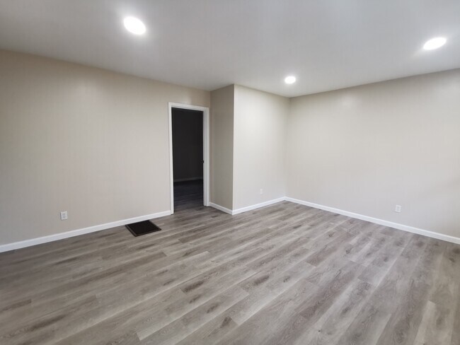 Photo - 1932 Holly St