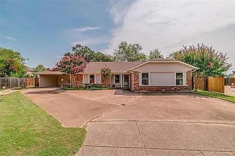 Building Photo - 8629 Crestview Dr Rental