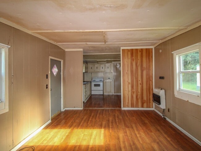 Photo - 10 Simpson Rd