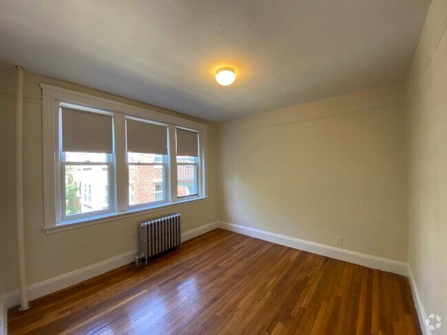 Building Photo - 1690 Commonwealth Ave Rental