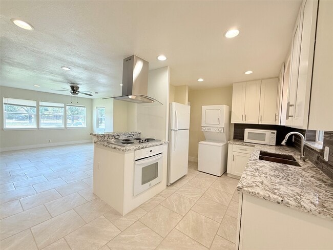 Building Photo - 207 Tidwell Rd