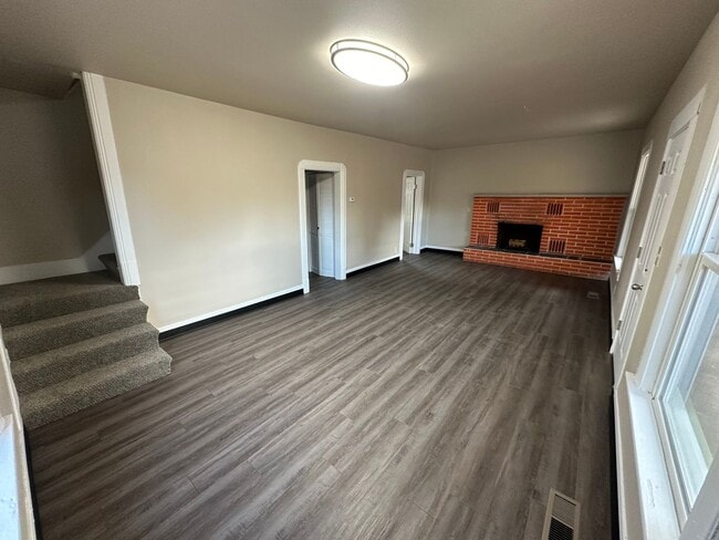 Photo - Beautifully renovated 3bedroom/2 bath house. 1/2 off 1st month's rent!