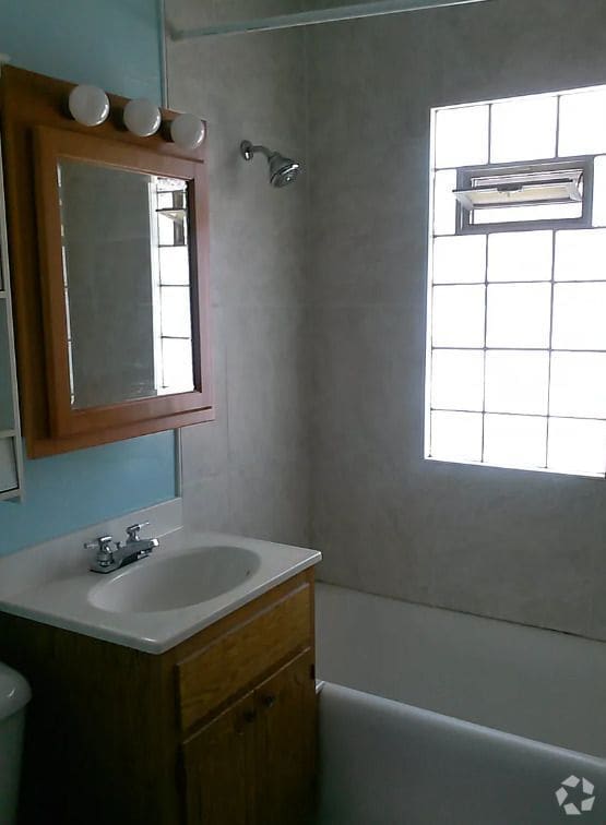 Building Photo - 3238 S 7th St Rental