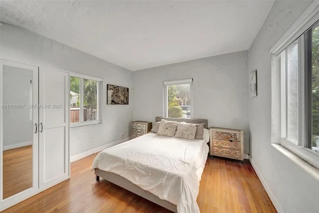 Photo - 619 NE 87th St