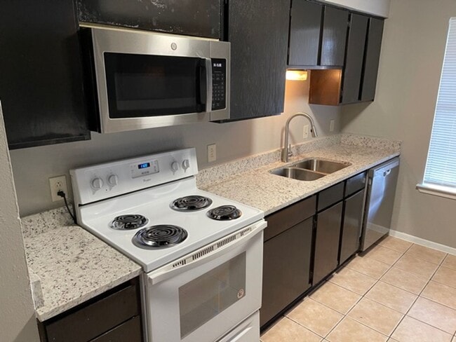 Photo - 919-921 West Rochelle Road Unidad 921