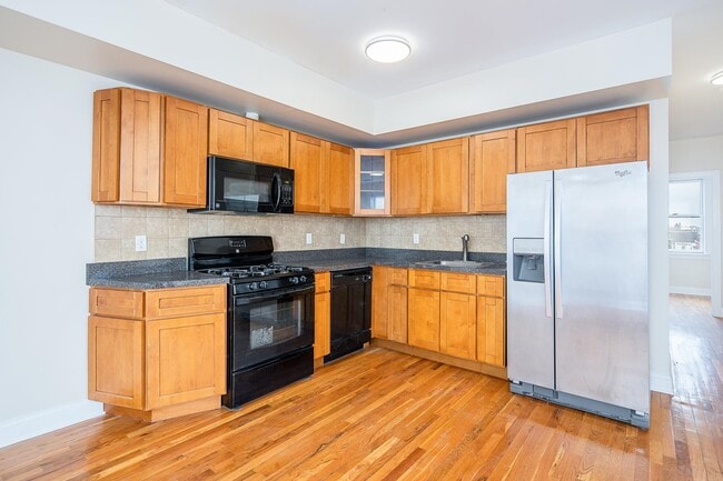 Photo - 528 47th St Unit 3A