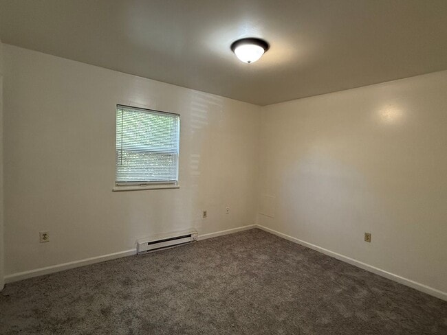 Photo - 440 Wakeman Ct NE