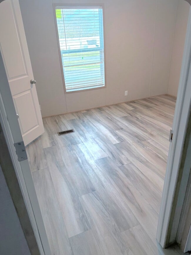 Photo - 310 Karlee Dr