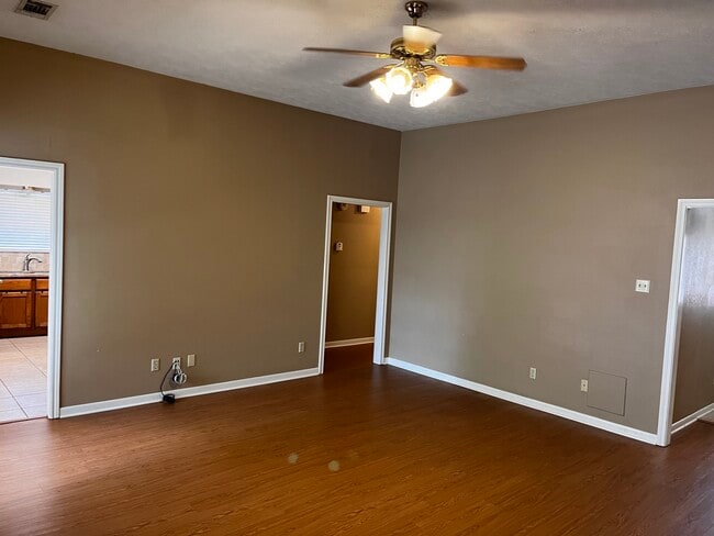 Photo - 4009 Hunter Creek Dr