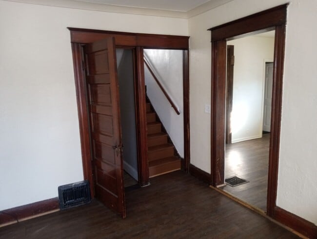 Photo - 220 E Pearl St