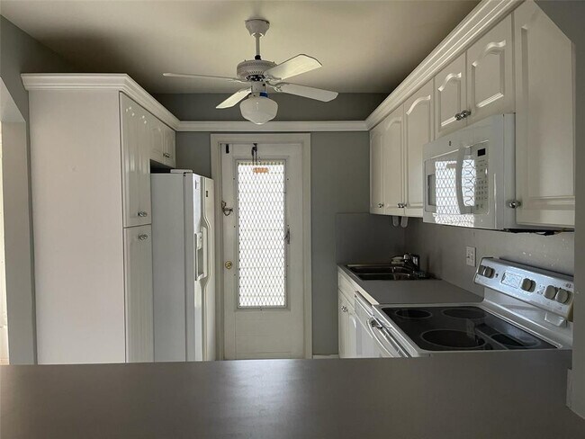 Photo - 1100 Pine Dr Unit 108