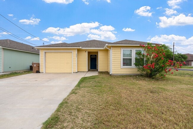 Stunning 3-Bedroom, 2-Bath Home on Corner ... - Stunning 3-Bedroom, 2-Bath Home on Corner ...