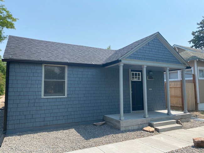 Adorable 1 bedroom remodeled home! Availab... - Adorable 1 bedroom remodeled home! Availab...