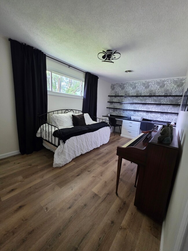 Photo - 119 Woodcrest Ln