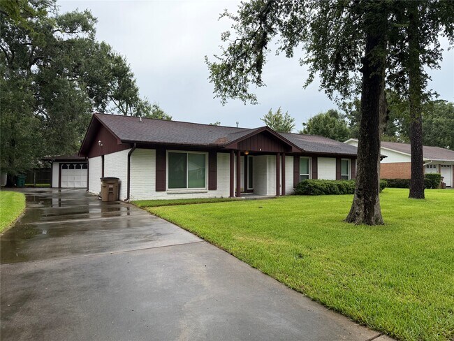 Photo - 3011 Longwood Ln