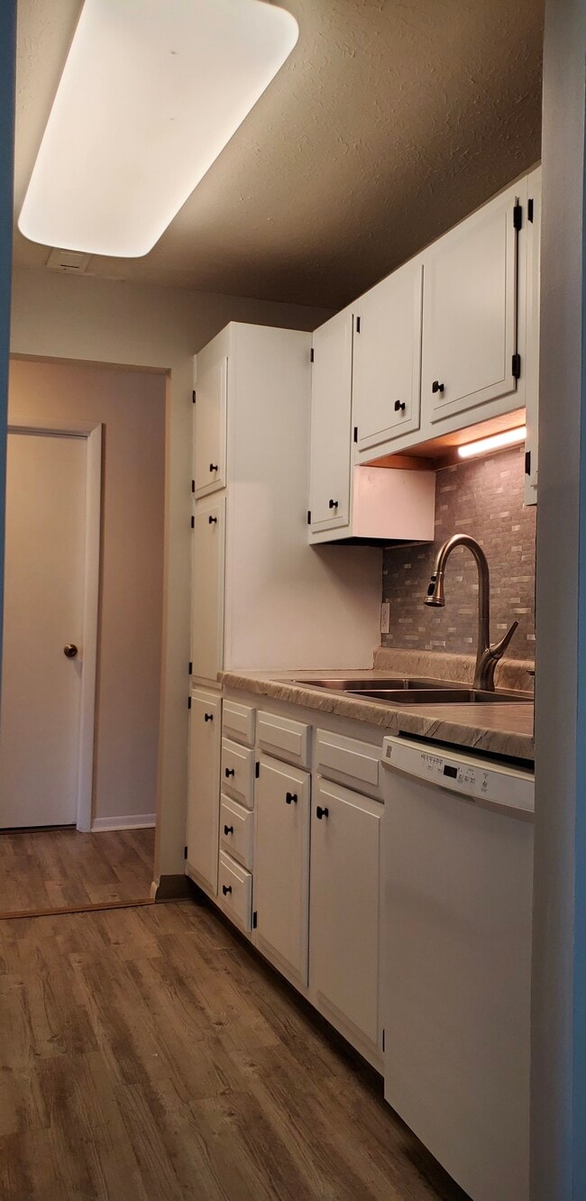 Photo - 1675 Cedarwood Dr Unit L