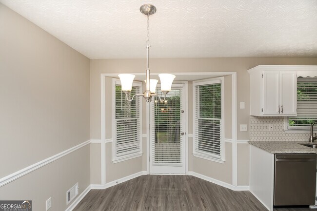 Photo - 133 Oak Landing Cir